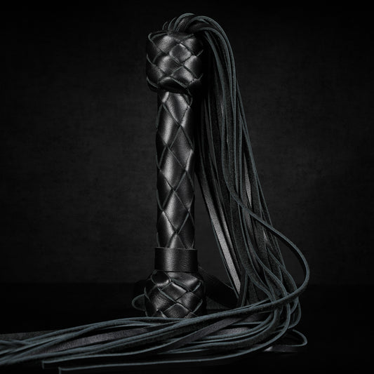 TORROSS™ Obsidian Vex Flogger