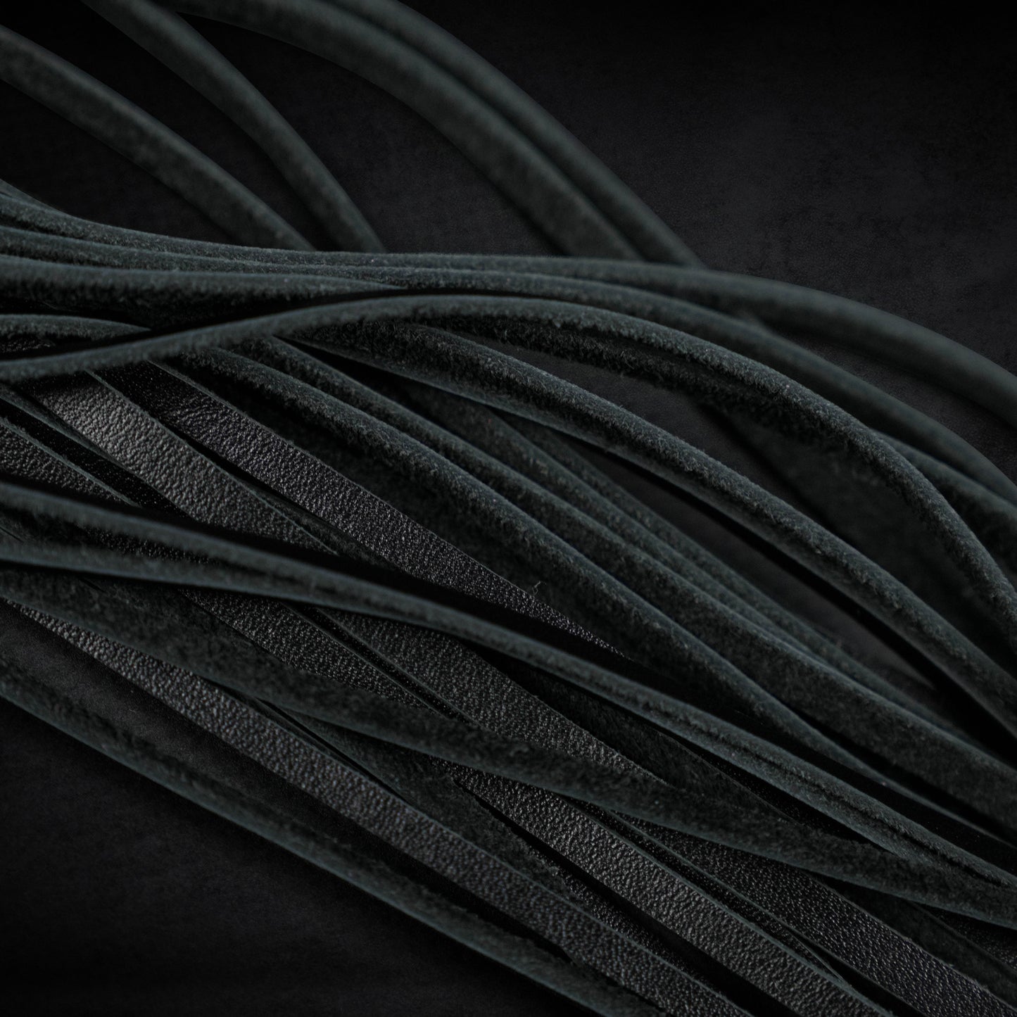 TORROSS™ Obsidian Vex Flogger