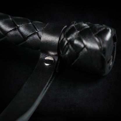 TORROSS™ Obsidian Vex Flogger