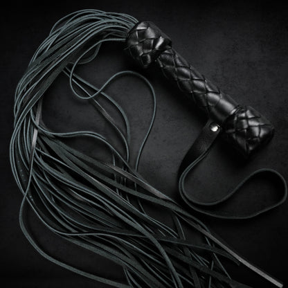 TORROSS™ Obsidian Vex Flogger