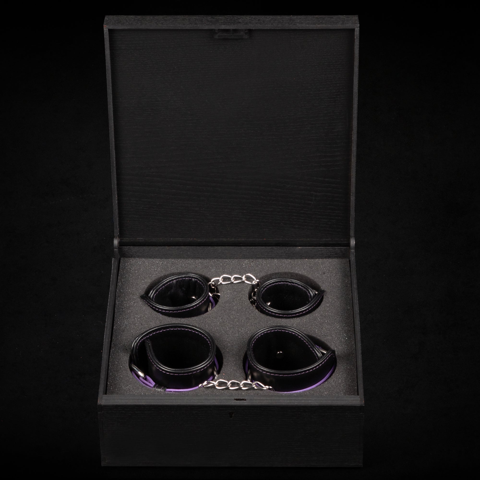 cuffs by linz ハーフムーン　ショルダー手錠　スワロ　黒　＋チャーム TORROSS™ Obsidian Cuffs & Anklets Set – Torross Crafted