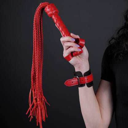 TORROSS™ Obsidian Eclipse Flogger