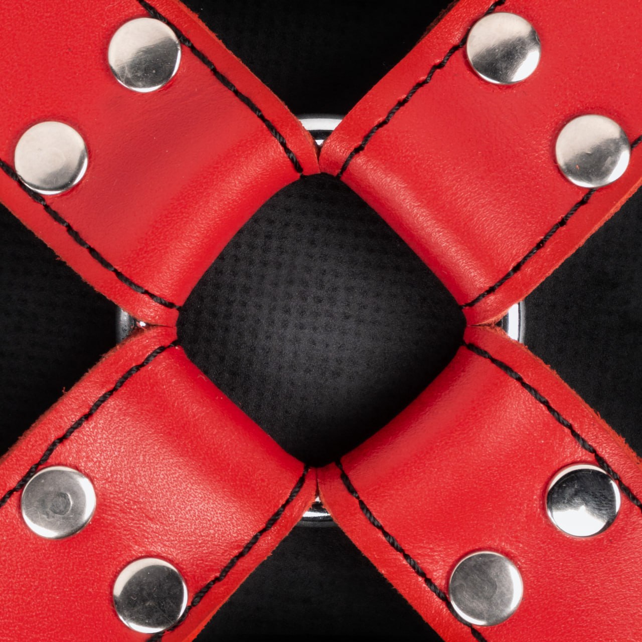 صليب عبودية من حجر الأوبسيديان من TORROSS™