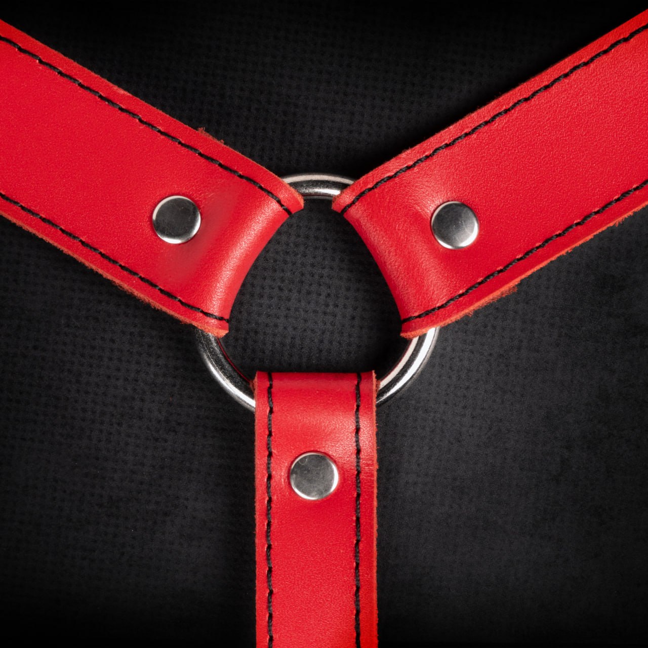 صليب عبودية من حجر الأوبسيديان من TORROSS™ على شكل حرف "Y