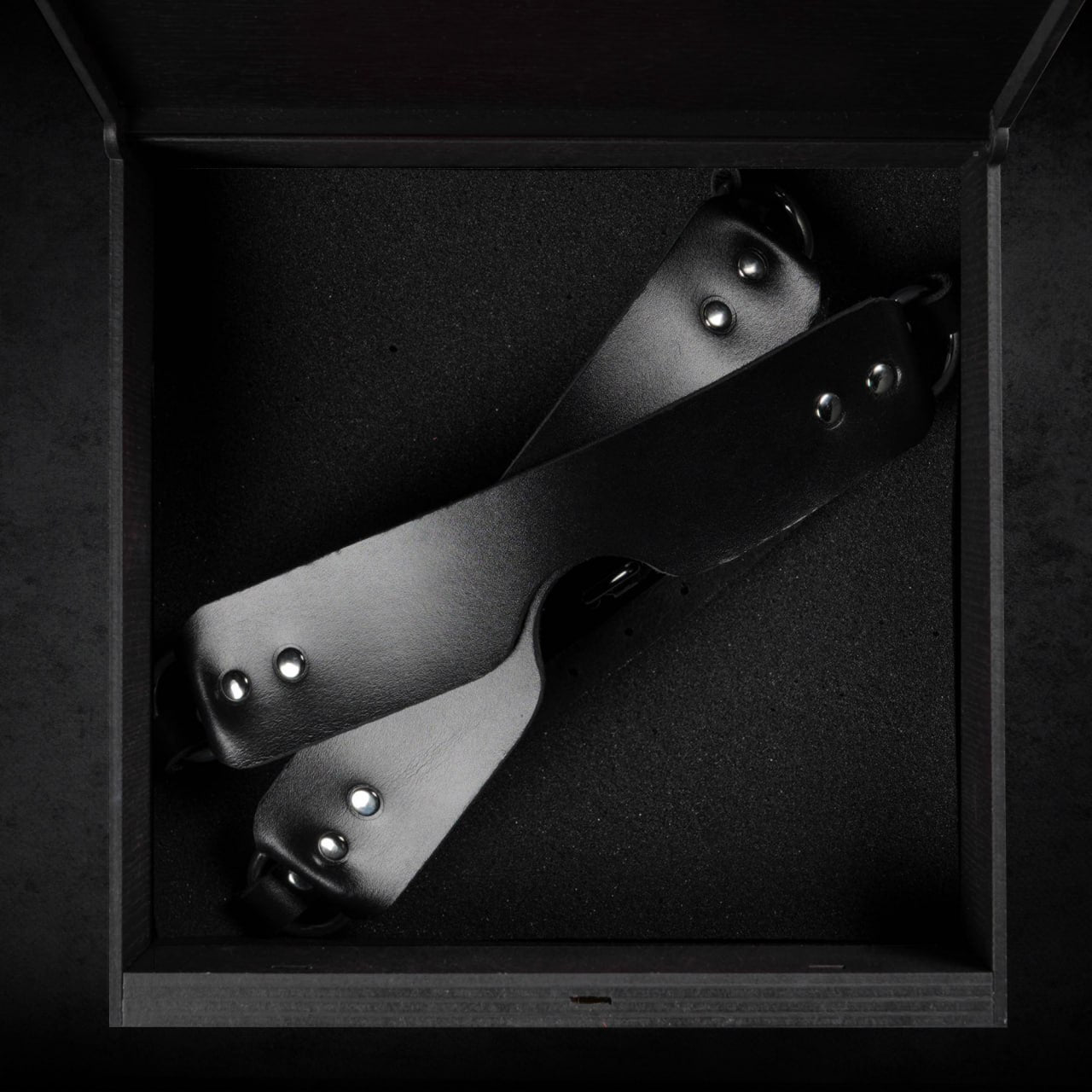 TORROSS™ Obsidian Cross Mask